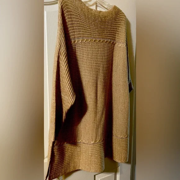 Westport 1962 tan sweater. Size 3X lovely at brunch, on the beach, or at dinner - Picture 2 of 7